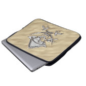 Silver Pirate Skull in der Sand Szene Laptopschutzhülle (Vorne Knopf)