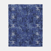 Silver Pisces Zodiac Symbol Navy Blue Digital Camo Fleecedecke (Vorderseite)