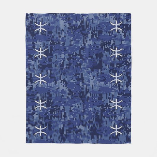 Silver Pisces Zodiac Symbol Navy Blue Digital Camo Fleecedecke (Vorderseite)