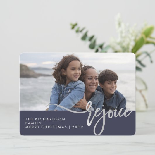 Silver Refreude | Blaue moderne Typografie mit Fot (Stehend Vorderseite)