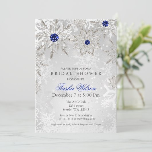 Silver Royal Blue Snowflakes Winter Brautparty Einladung (Stehend Vorderseite)