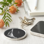 Silver Sailboat auf Carbon Fibre Decor Schlüsselanhänger (Seite)