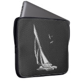 Silver Sailboat Regatta auf Kohlenstofffaser Laptopschutzhülle (Vorne Rechts)