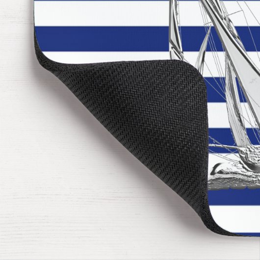 Silver Sailing auf Wasserwegen Mousepad (Ecke)