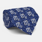 Silver Scorpio Zodiac Sign auf Blue Camouflage Krawatte (Gerollt)