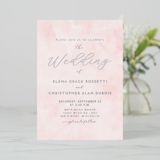 Silver Script Blush Watercolor Wash Wedding Folieneinladung (Stehend vorne)