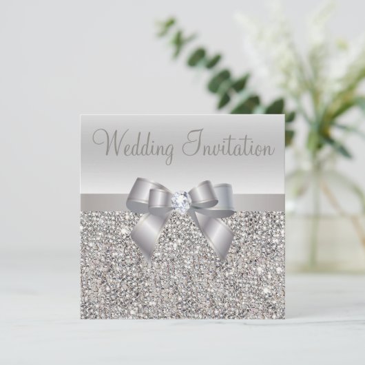 Silver Sequins, Bow & Diamond Wedites Einladung (Stehend Vorderseite)