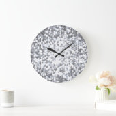 Silver Sequins: Glittering Mosaic Background Große Wanduhr (Zuhause)