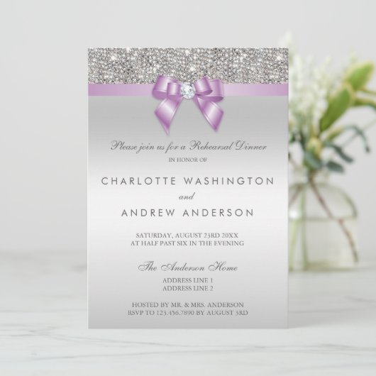 Silver Sequins Plum Bow Wedding Probe Dinner Einladung (Stehend Vorderseite)