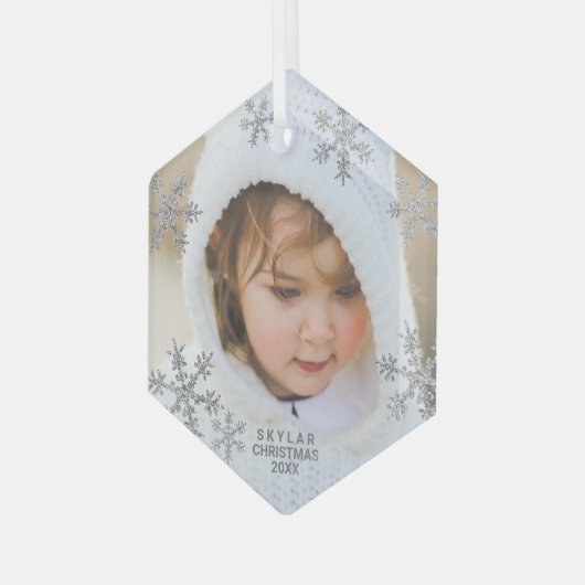 Silver Snowflake Elegant Minimalist Ornament Aus Glas (Vorderseite Links)