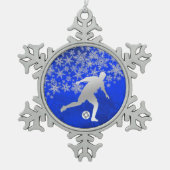 Silver Snowflake Soccer Player auf Blue Schneeflocken Zinn-Ornament (Vorderseite)