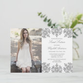 Silver Snowflake Winter Sweet 16 Einladung (Stehend Vorderseite)