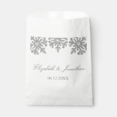 Silver Snowflake Winter Wedding Geschenktütchen (Vorderseite)