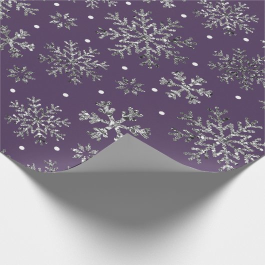 Silver Snowflakes Lila Muster Geschenkpapier (Ecke)