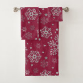 Silver snowflakes on dark red badhandtuch set (Insitu)