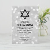 Silver Sparkle Bokeh Bat Mitzvah und Star von Davi Einladung (Stehend Vorderseite)