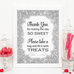 Silver Sparkle Candy Buffet Brautparty Sign Fotodruck<br><div class="desc">Dieses funkelnd, silberne Bonbons-Buffet-Schild ist das perfekte Kompliment für die Bar, die Sie bei Ihrer Hochzeit, Ihrem Geburtstag, Brautparty oder Ihrer Babydusche finden. Es hat einen silberfarbenen Hintergrund mit einem Rahmen-Ausschnitt mit dem Satz "Danke, dass du diesen Tag so süß gemacht hast Bitte nimm eine Tasche und fülle sie mit...</div>