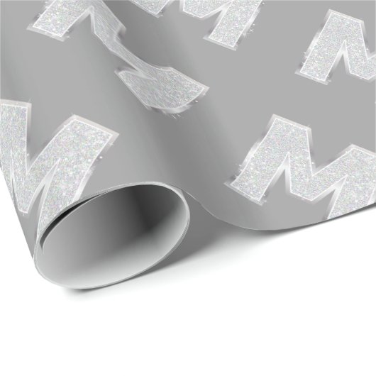 Silver Sparkle Letter M Geschenkpapier (Rolleneckpunkt)