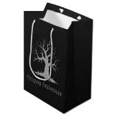 Silver Spooky Tree Halloween Mittlere Geschenktüte (Vorderseite Schrägansicht)