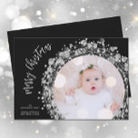 Silver Stars Foto Weihnachten<br><div class="desc">Die silbernen Sterne, Kreise und Punkte umgeben Ihr Lieblings-Foto mit Ihren Namen und frohe Weihnachten Gruß in schicken Schriften auf schwarzem Hintergrund. **NUTZEN SIE EIN HORIZONTALES FOTO, um die besten Ergebnisse zu erzielen oder Ihr Foto vor dem Hochladen auf ein Quadrat zu schneiden. WEITERE Artikel in unserer Sammlung. Wählen Sie...</div>