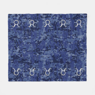 Silver Taurus Zodiac Sign Navy Blue Digital Camouf Fleecedecke