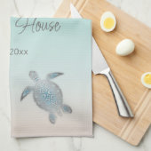 Silver Turtles Beach House Monogram Geschirrtuch (Viertel Falte)