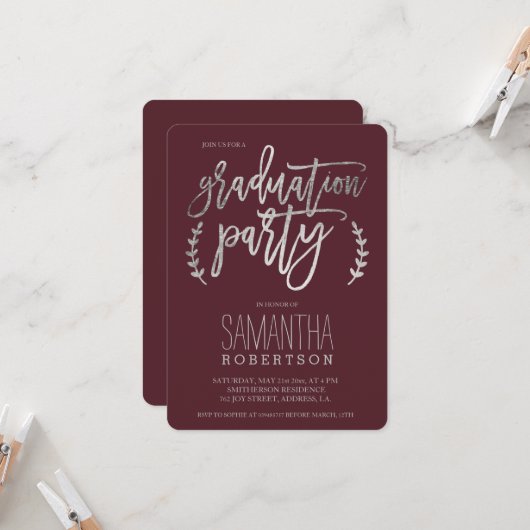 Silver typography burgundy Graduierungsparty Einladung (Vorderseite/Rückseite Beispiel)