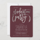 Silver typography burgundy Graduierungsparty Einladung (Vorderseite)