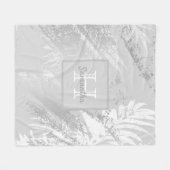 Silver white botanic pattern monogram fleecedecke (Vorderseite (Horizontal))