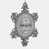 Silver & White Diamonds 25. Hochzeitstag Schneeflocken Zinn-Ornament (Links)