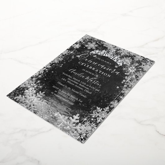 Silver Winter Snowflake Garden Quinceanera Folieneinladung (Gedreht)