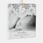 Silver Winter Snowflakes Personalisiert Baby Keramikornament (Rechts)