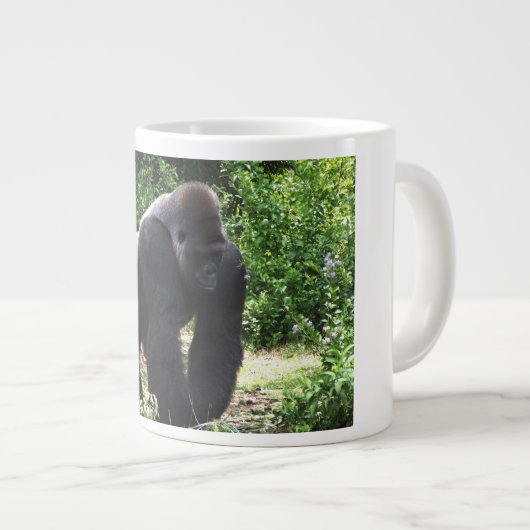 Silverback-männlicher Gorilla gehendes Jumbo-Tasse (Vorderseite Rechts)