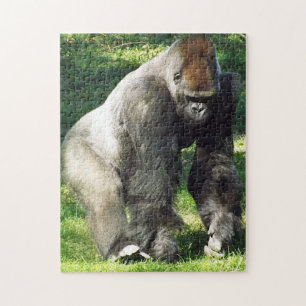 Silverback-männlicher Tiefland-Gorilla-stehendes Puzzle