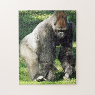 Silverback-männlicher Tiefland-Gorilla-stehendes Puzzle