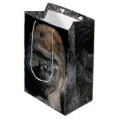Silverback Strength – Gorilla Portrait Mittlere Geschenktüte (Vorderseite Schrägansicht)