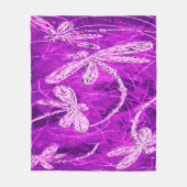 Silvery Dragonfliegen auf einem Zaubermagenta Sky Fleecedecke (Vorderseite)