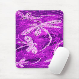 Silvery Dragonfliegen auf einem Zaubermagenta Sky Mousepad