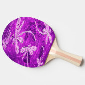 Silvery Dragonfliegen auf einem Zaubermagenta Sky Tischtennis Schläger (Seitenansicht)