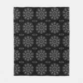 Silvery Filigree Mandala Fleecedecke (Vorderseite)