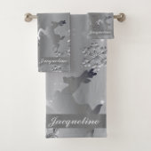 Silvery Holiday Rentier Schneeflocken Badhandtuch Set (Insitu)