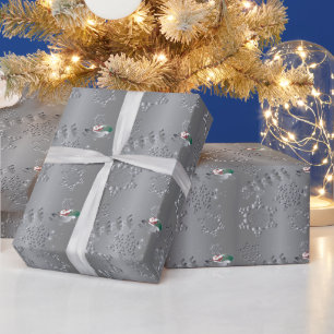 Silvery Reindeer & Santa Snowflakes Packpapier