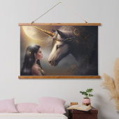 Silvery white Unicorn & Spirituosenwächter Wandteppich Mit Holzrahmen (Schlafzimmer)