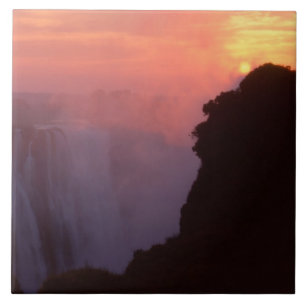 Simbabwe, Victoria-Fälle-Nationalpark. Neblig Fliese