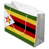 Simbabwische Flagge Große Geschenktüte (Rückseite Schrägansicht)