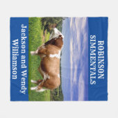 Simmental Bull in Weide Fleecedecke (Vorderseite (Horizontal))