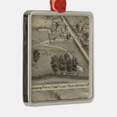 Simmons Grasland-Bauernhof, Kenosha Wasser-Heilung Silbernes Ornament (Rechts)