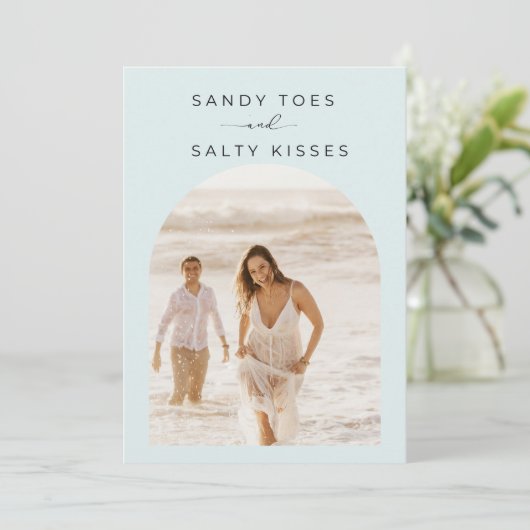 Simple Beach Wedding Foto Save the Date (Stehend Vorderseite)