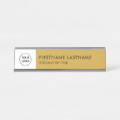 Simple Black and White - Add Logo, Name, Title Schreibtischnamensplakette (Vorderseite )