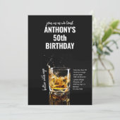 Simple Black Men's Whiskey Birthday Party Einladung (Stehend Vorderseite)